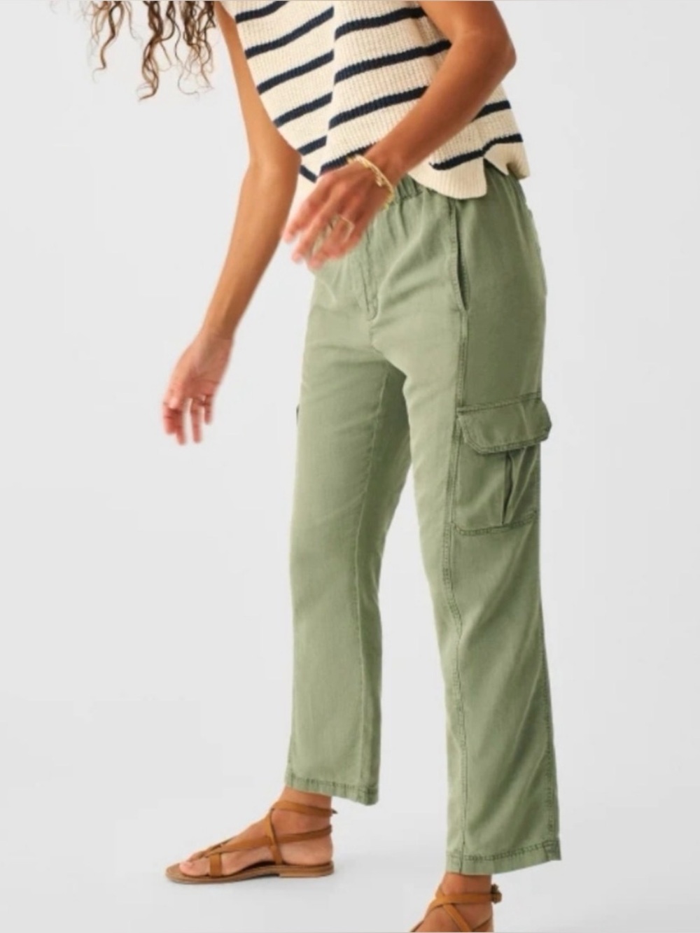 LIKE NEW Faherty Arlie Day™ Cargo Pant in Sea Spray Olive sz M